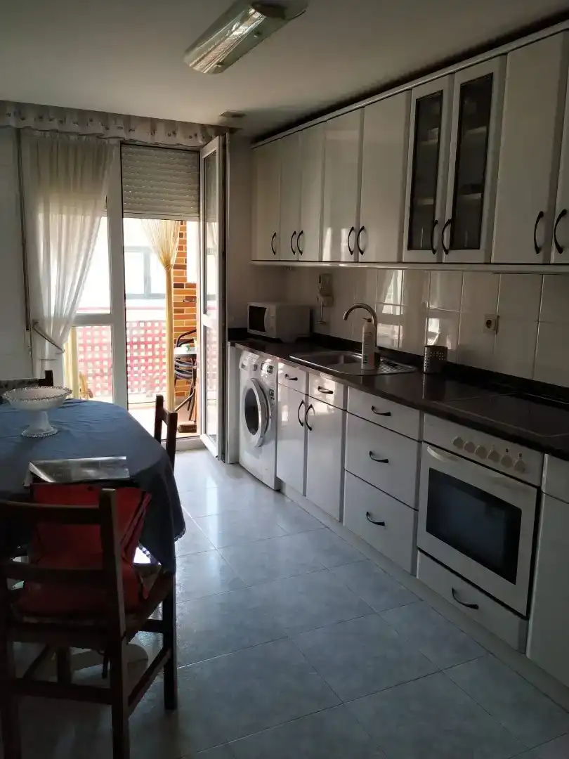 Küche von Wohnung zum Verkauf in Villatuerta mit Parkett, Abstellraum und Ofen