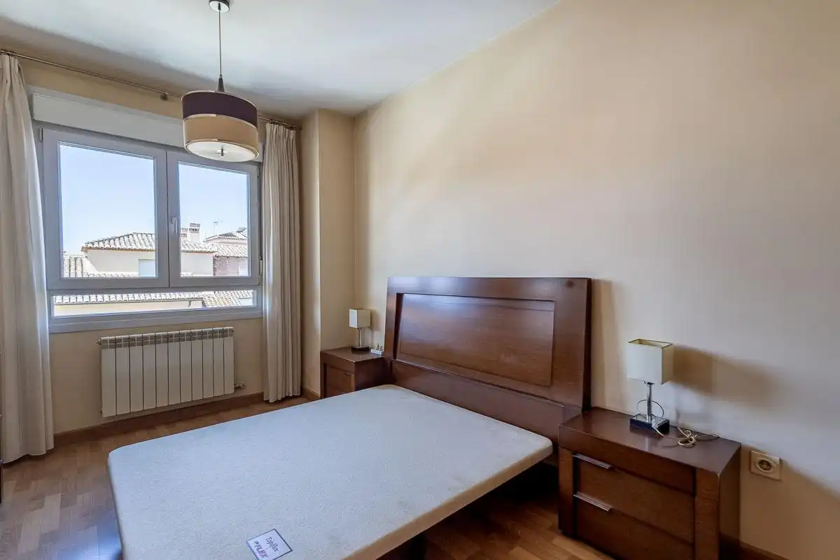 Schlafzimmer von Wohnung zur Miete in Granada mit Klimaanlage, Heizung und Privatgarten