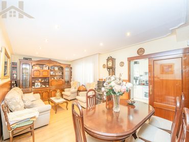 Casa a schiera con balcone in vendita a Calle Aragón