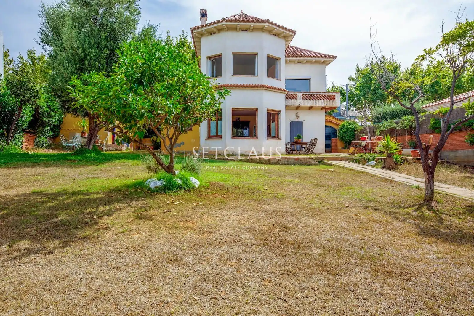 Vista exterior de Casa o xalet en venda en El Masnou amb Calefacció, Jardí privat i Terrassa