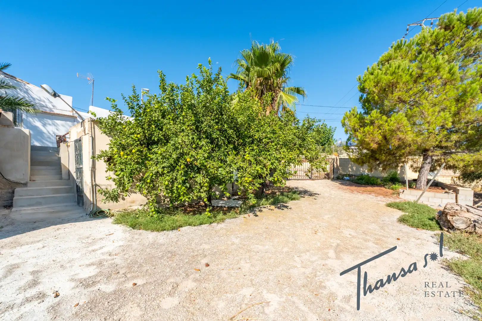 Casa adosada en venda en Alicante / Alacant amb Aire condicionat, Jardí privat i Terrassa
