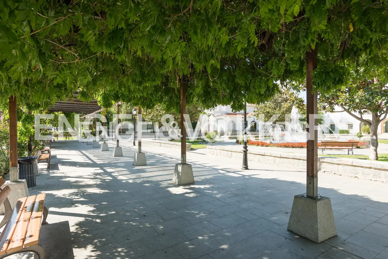 Vista exterior de Casa o xalet de lloguer en Valdemorillo amb Aire condicionat, Calefacció i Jardí privat