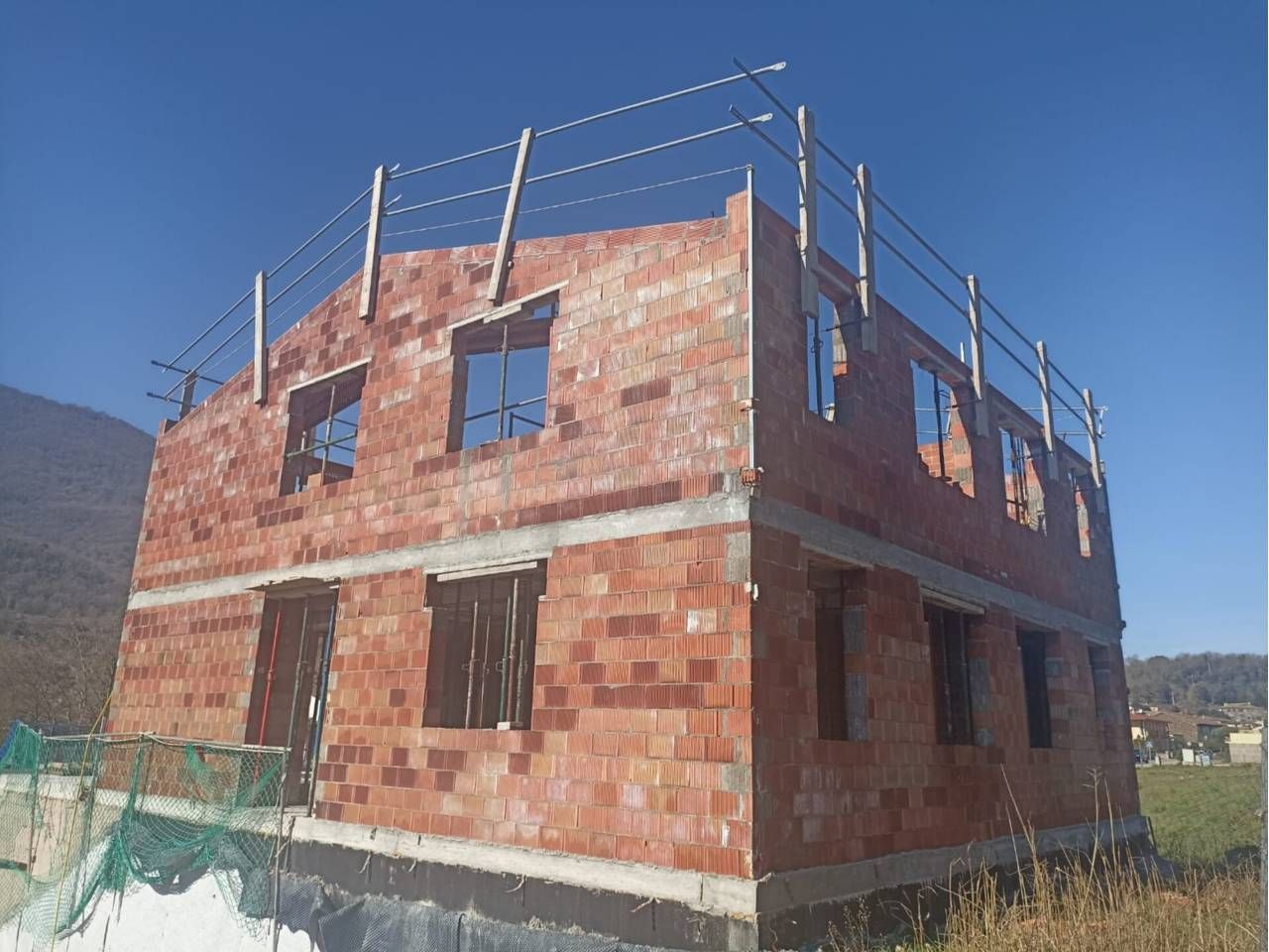 Vista exterior de Casa adosada en venda en Sant Feliu de Pallerols amb Aire condicionat, Calefacció i Jardí privat