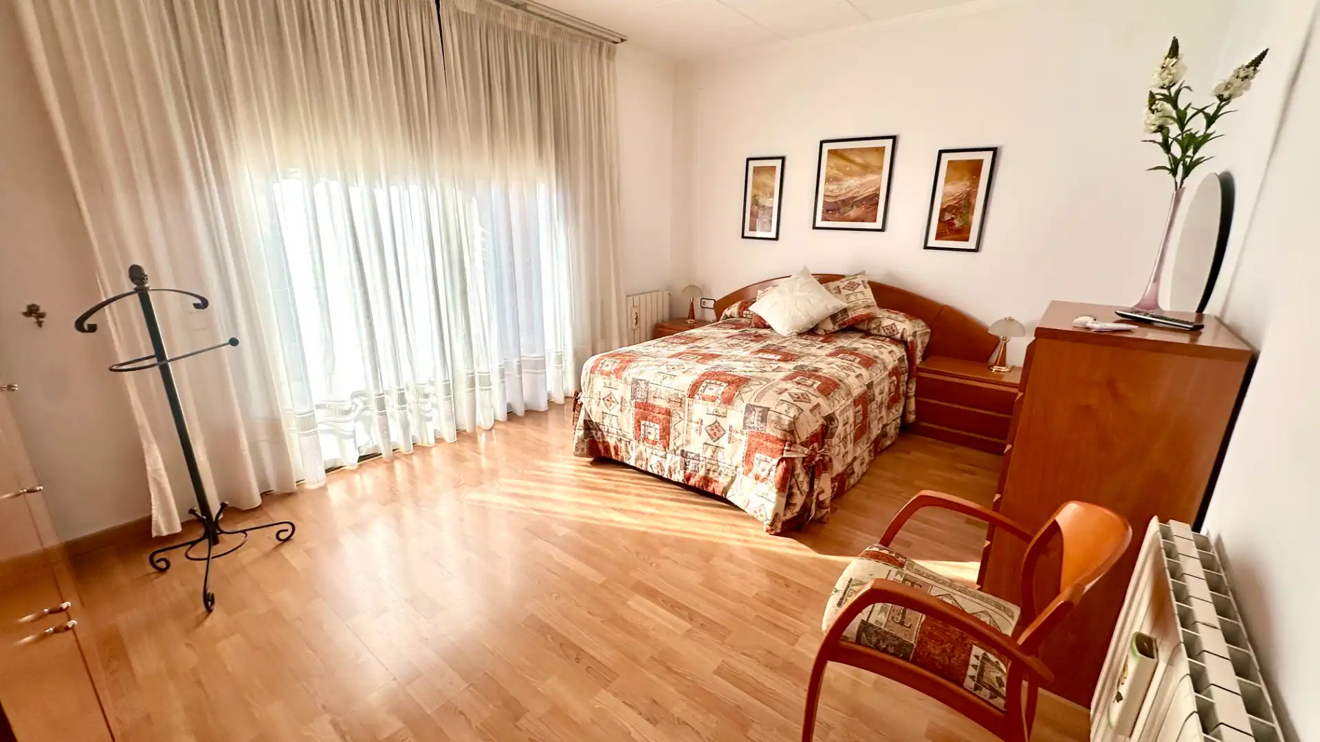 Habitación de Casa adosada en venta en Ripollet con Aire acondicionado, Calefacción y Terraza