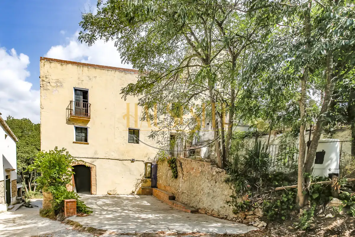 Country homes for sale in Torrelavit
