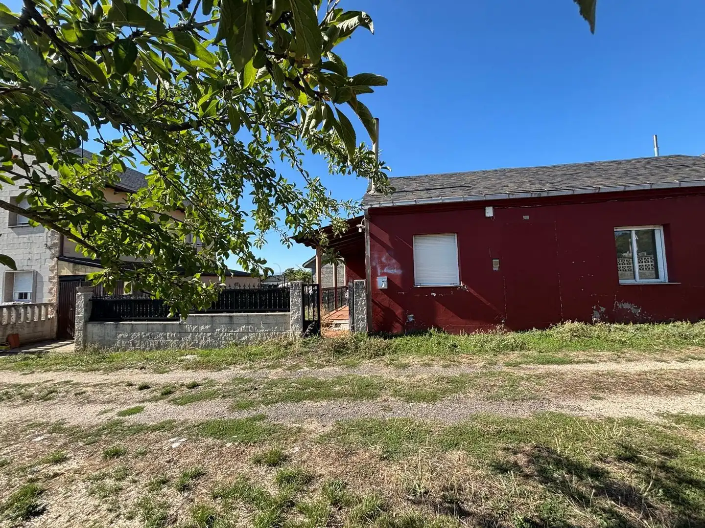 Vista exterior de Casa o chalet en venta en Cubillos del Sil con Jardín privado