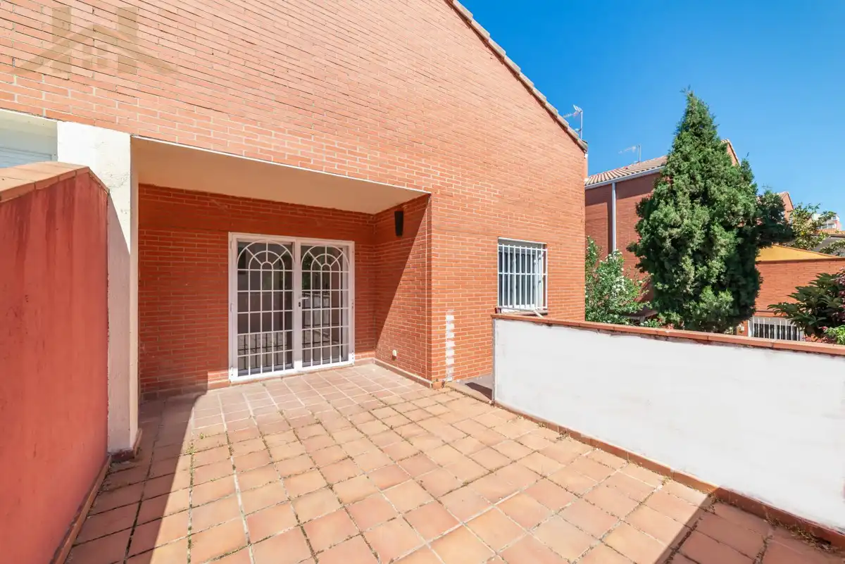 Duplex with garden to rent in Calle Francisco Ayala