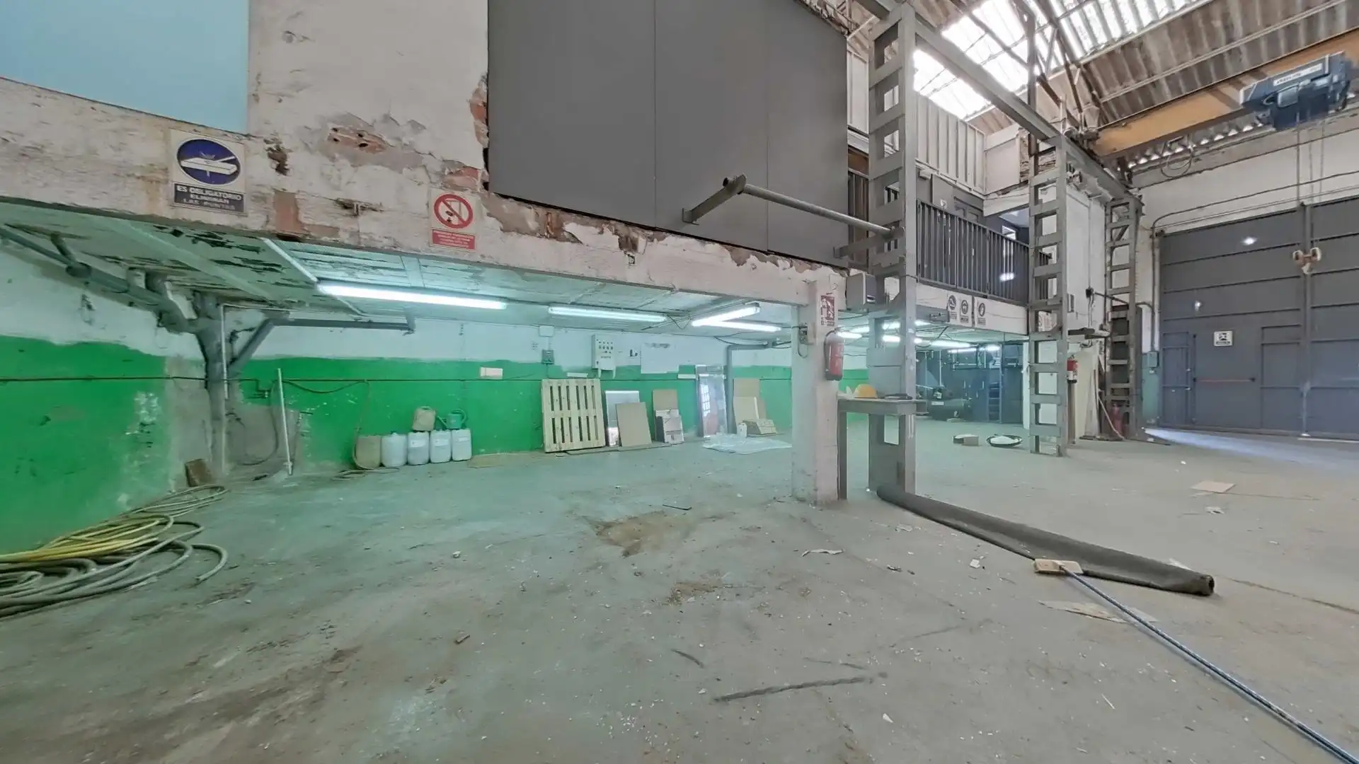 Nave industrial de alquiler en Ripollet
