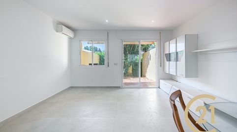 Foto 5 de Casa adosada en venda a Calle Sierra Morena, 18, Las Lomas, Estepona