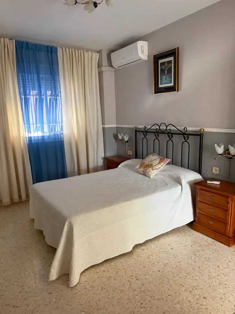 Habitación de Piso en venta en Sevilla con Piscina y Balcón