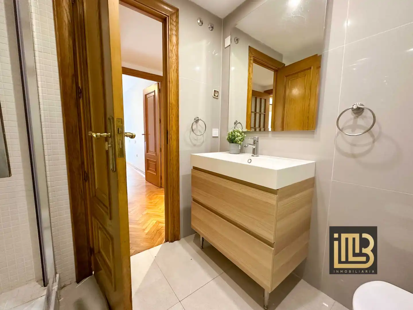 Bathroom of Flat for sale in Málaga  with Air Conditioner, Heating and Terrace