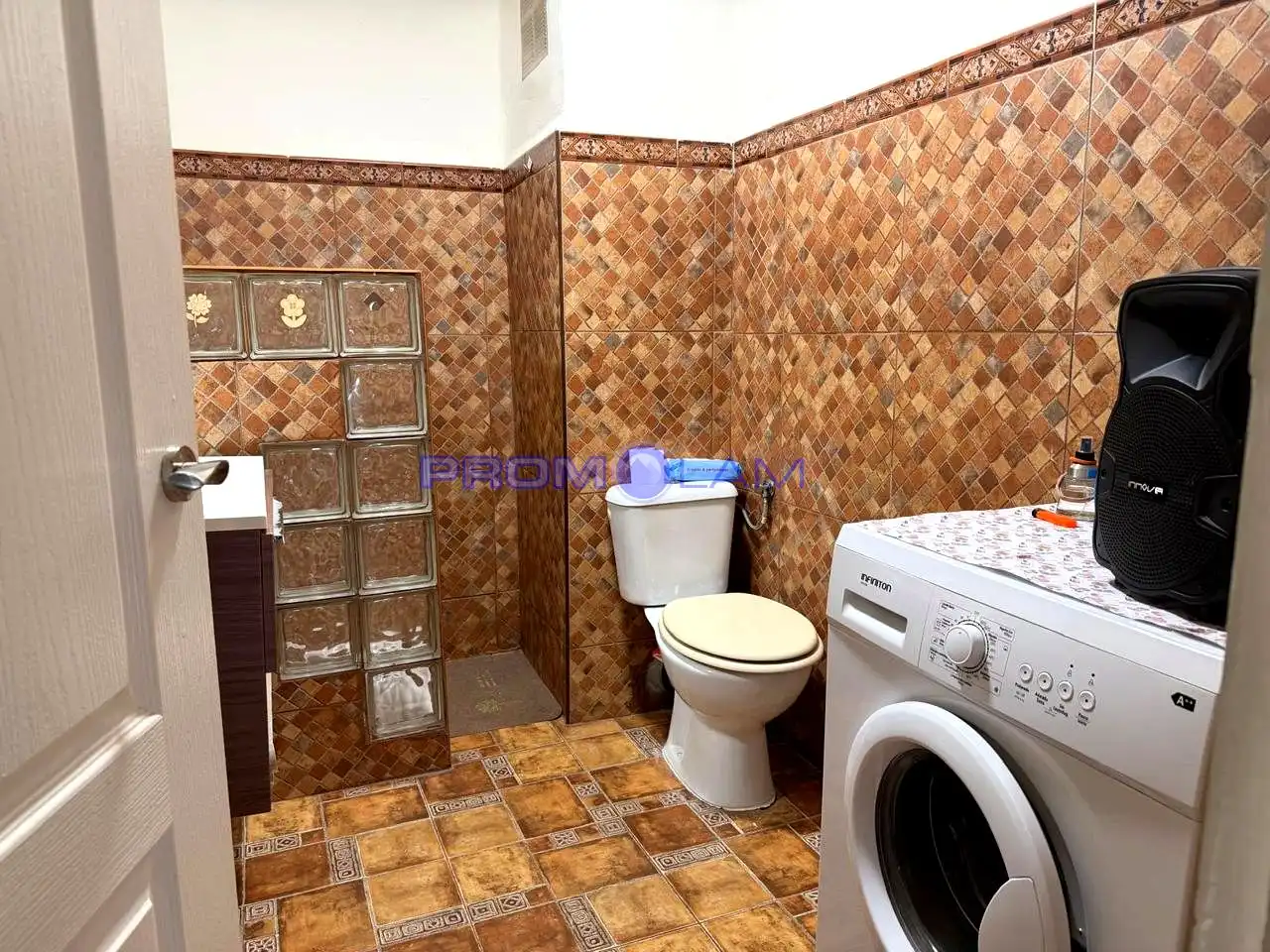 Baño de Piso en venta en San Juan de Aznalfarache con Aire acondicionado y Terraza