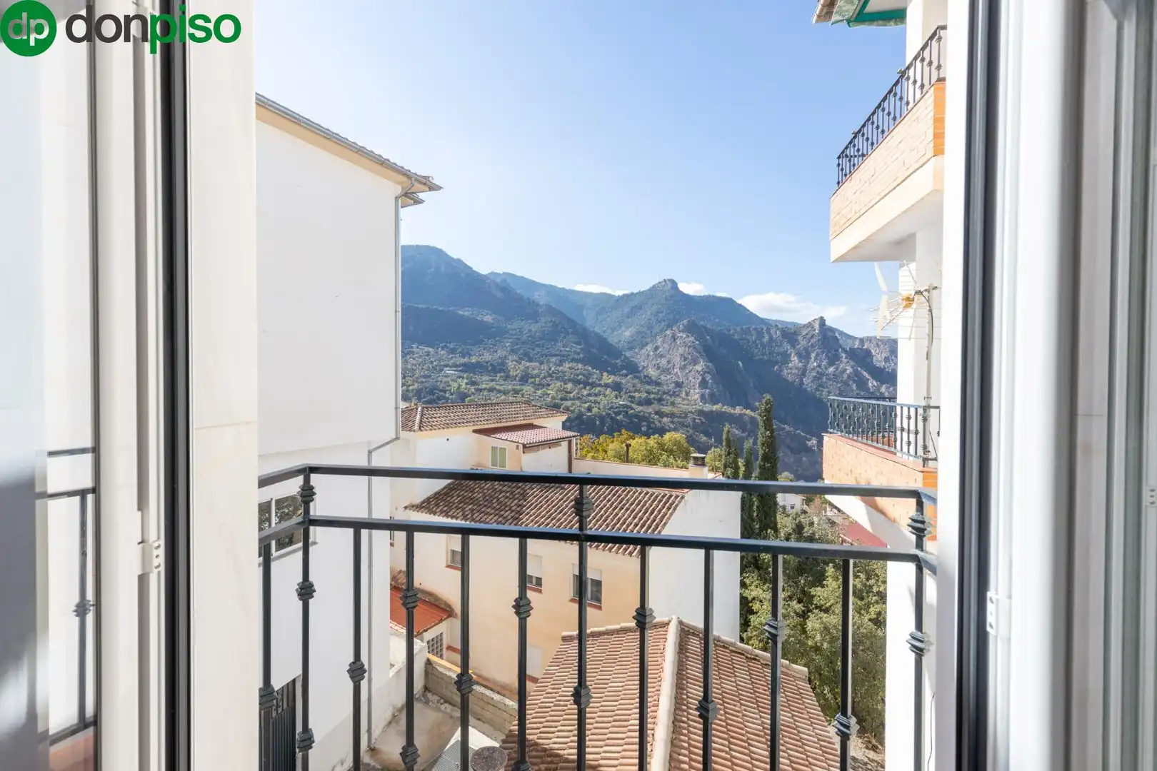 Vista exterior de Piso en venta en Güéjar Sierra con Terraza, Trastero y Balcón