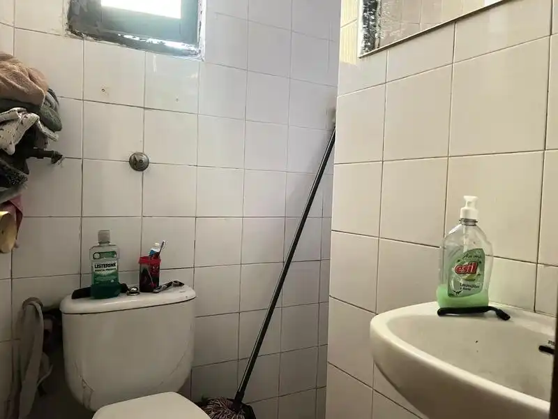 Baño de Local en venta en Madrid