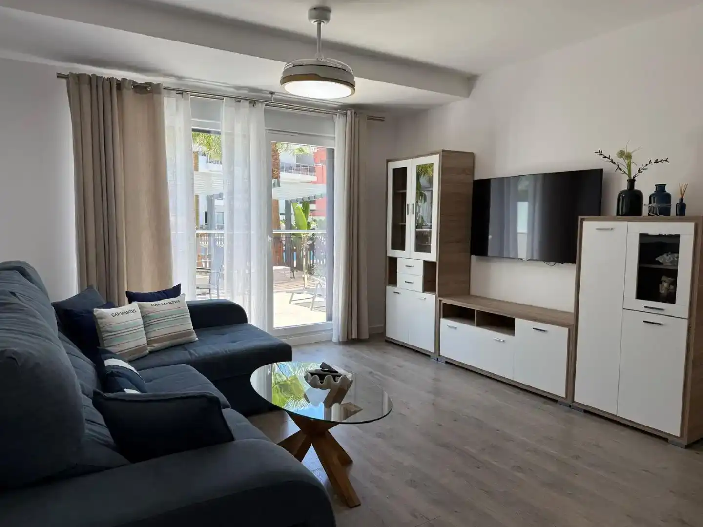 Wohnzimmer von Wohnung zur Miete in Motril mit Klimaanlage, Schwimmbad und Balkon