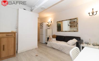 Bedroom of Flat for sale in  Madrid Capital