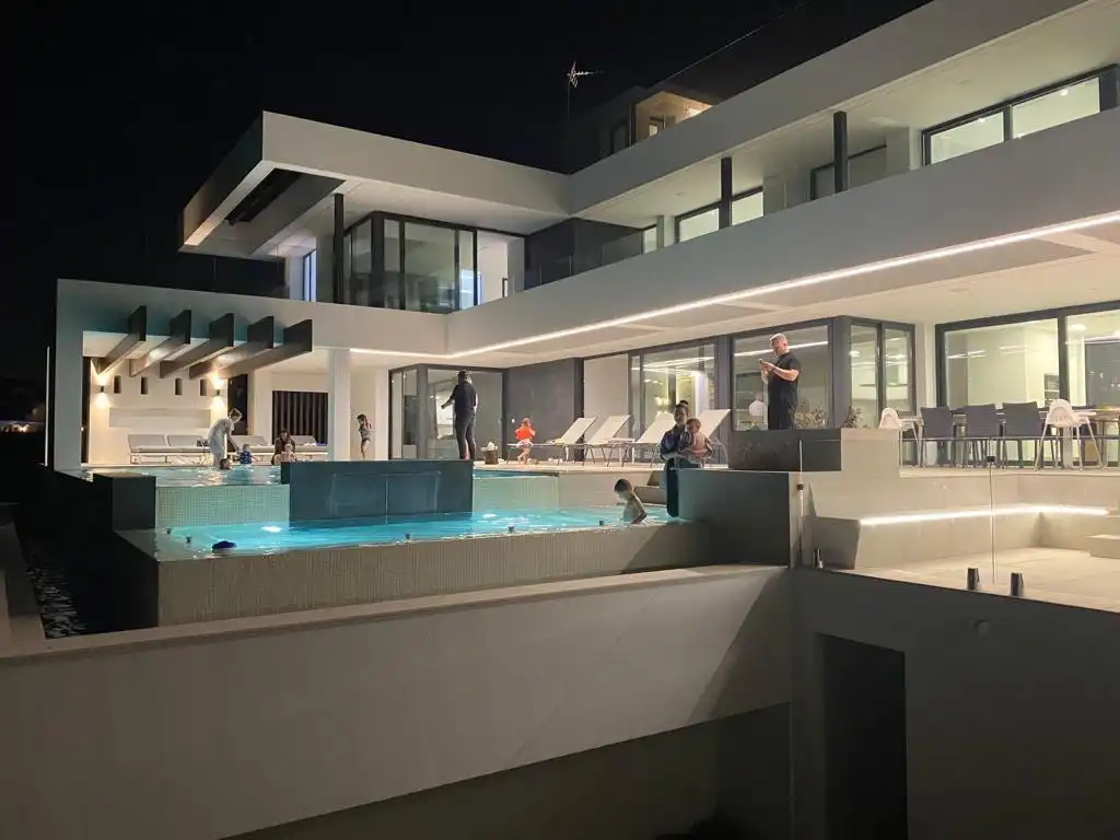 Piscina de Casa o chalet de alquiler en Benahavís con Aire acondicionado, Calefacción y Jardín privado