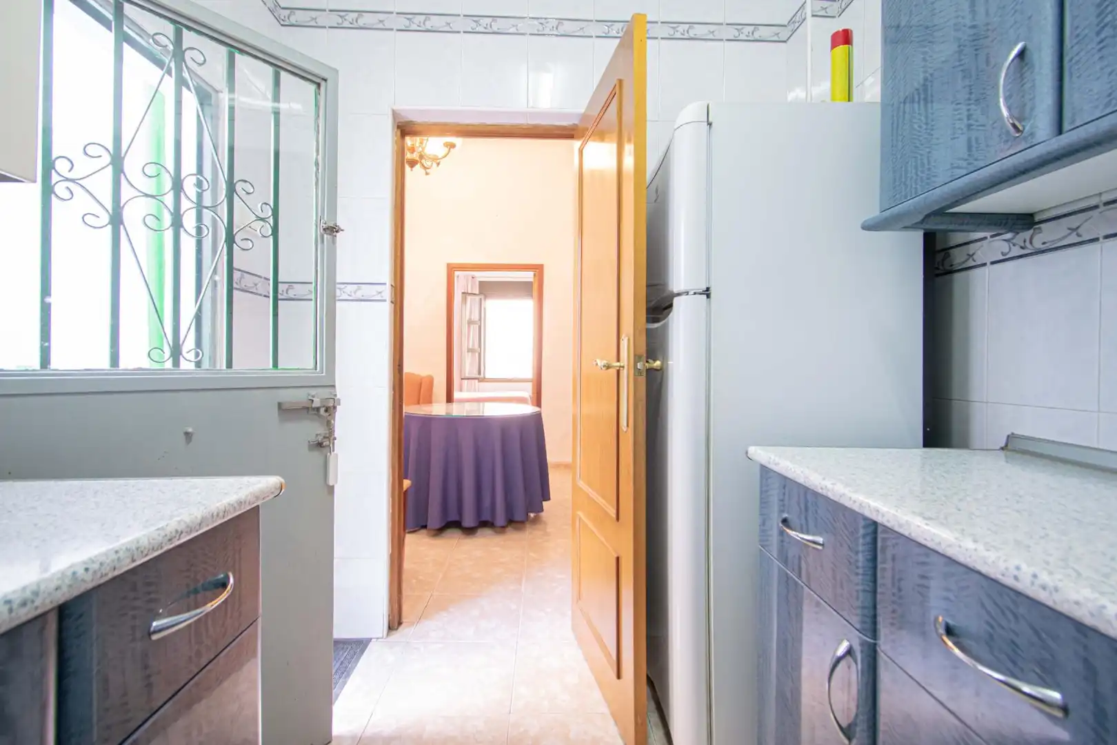 Cocina de Casa o chalet en venta en Sevilla con Aire acondicionado, Calefacción y Terraza