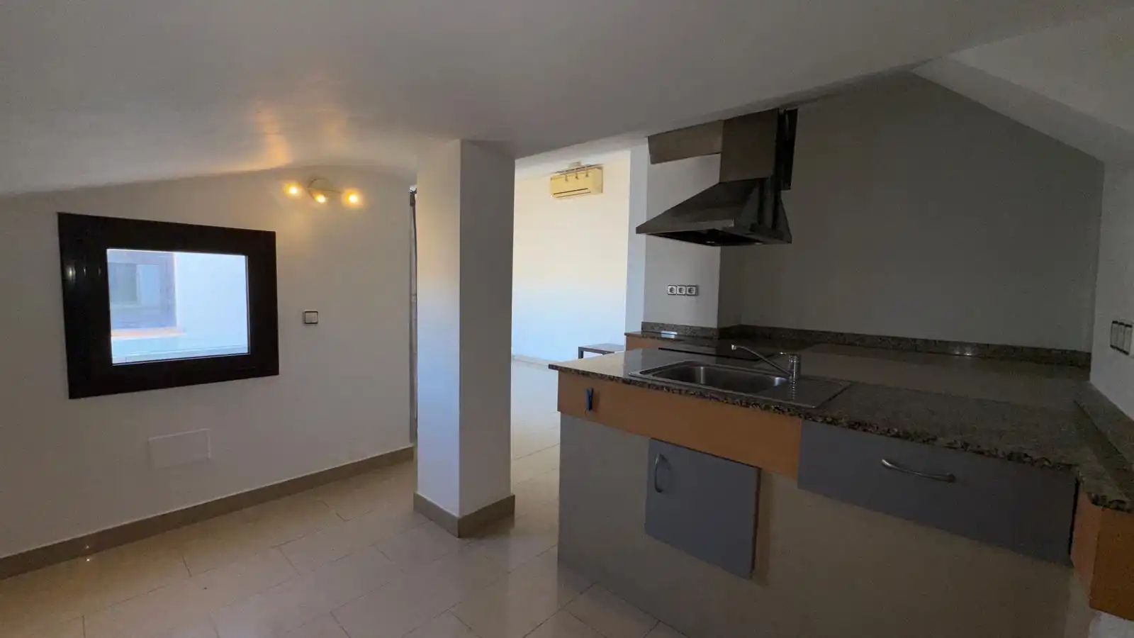 Cuina de Dúplex en venda en Calella amb Aire condicionat, Terrassa i Balcó