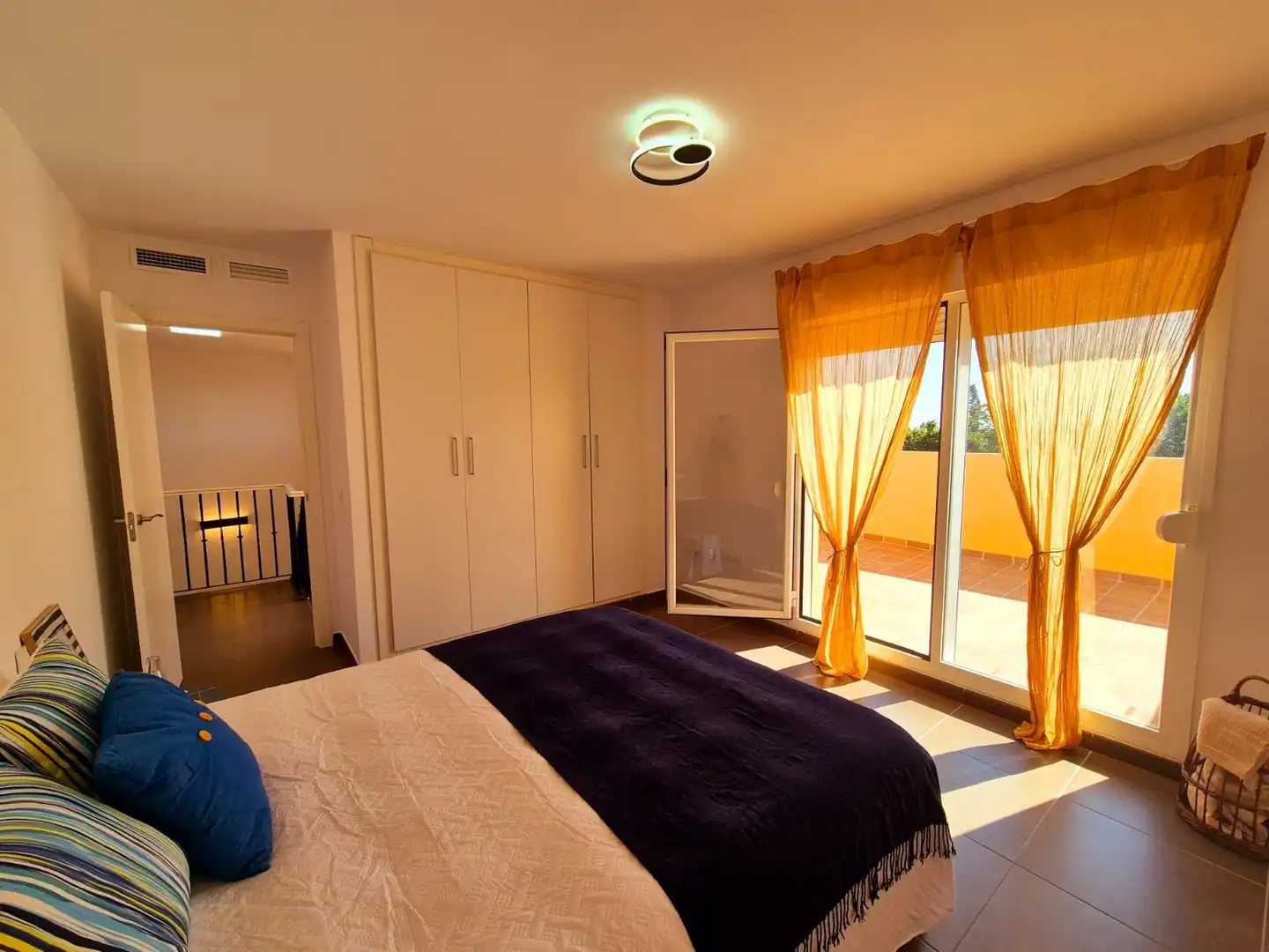 Habitación de Casa adosada en venta en Algeciras con Terraza y Balcón