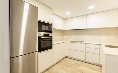 Kitchen of Flat for sale in Vic