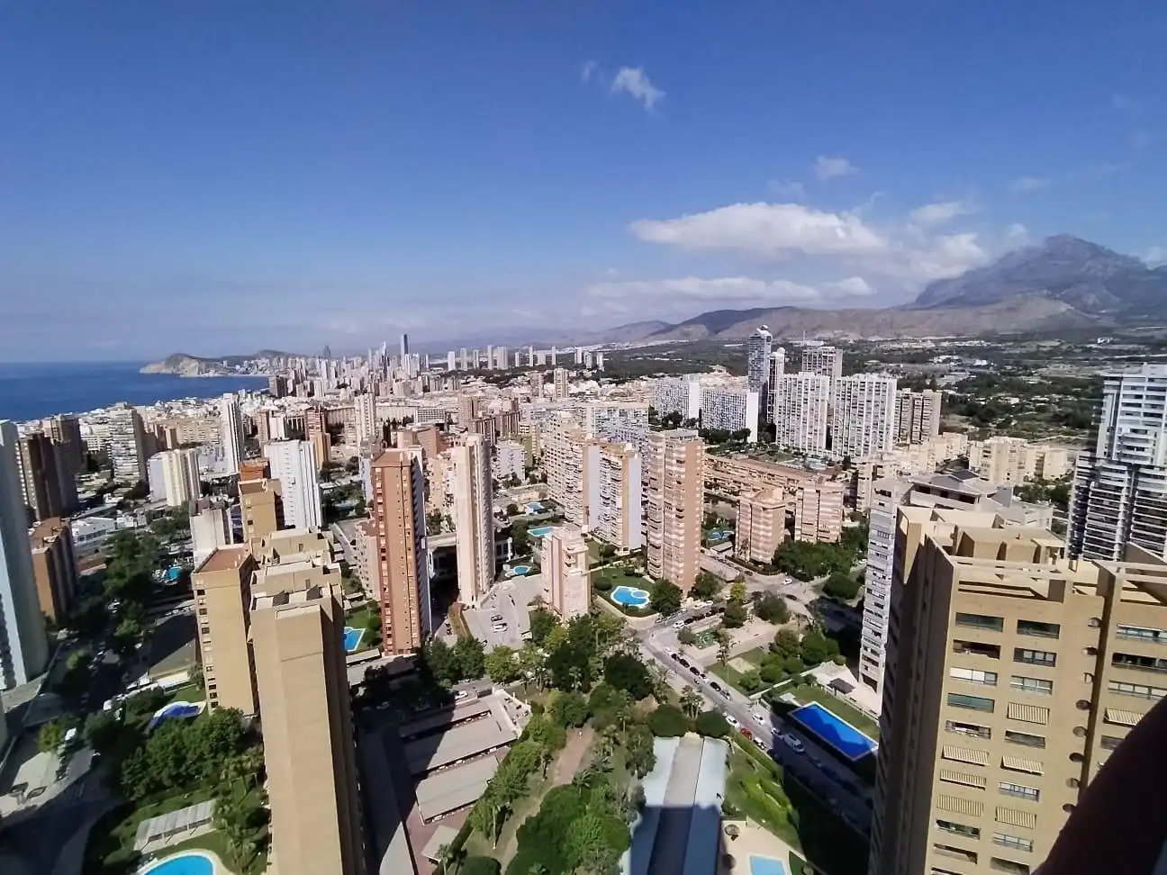 Vista exterior de Pis en venda en Benidorm amb Aire condicionat, Moblat i Piscina comunitària