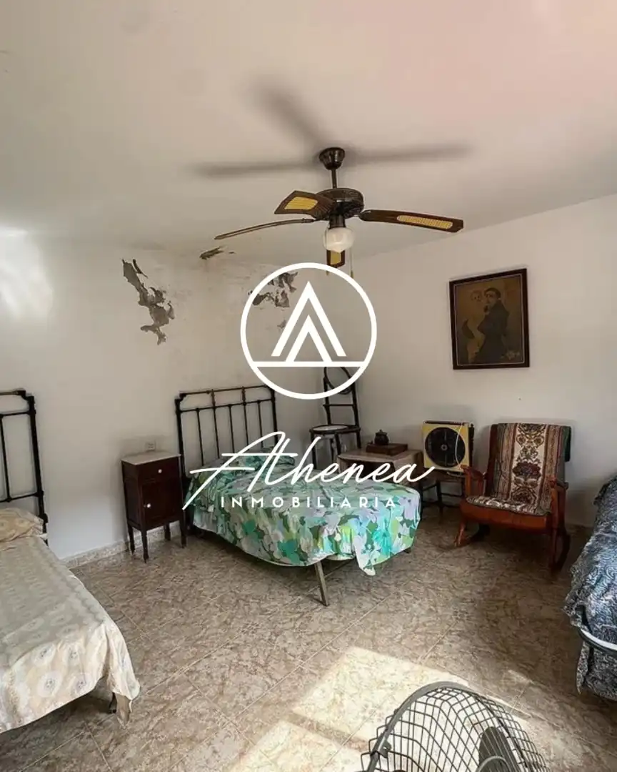 Dormitori de Casa o xalet en venda en Laroya