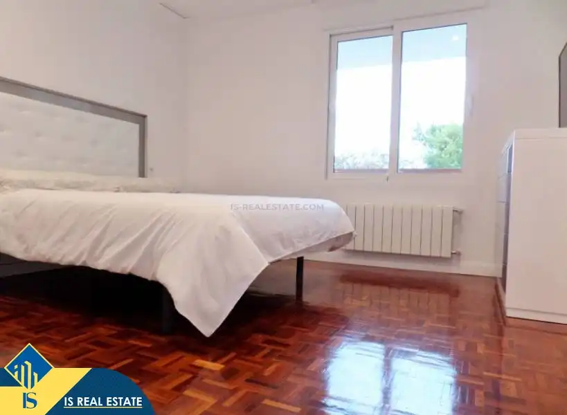 Dormitori de Casa o xalet en venda en Alicante / Alacant amb Terrassa, Moblat i Piscina comunitària