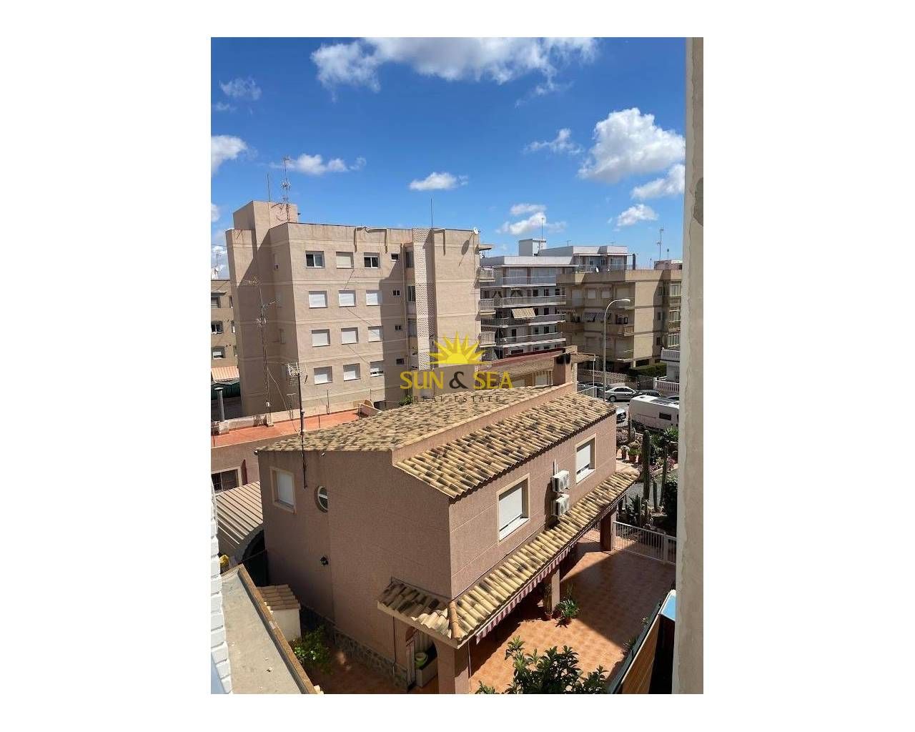Vista exterior de Pis de lloguer en Santa Pola amb Calefacció, Moblat i Forn