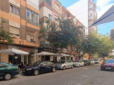 Local comercial en venda a Calle Jiménez de la Espada 30