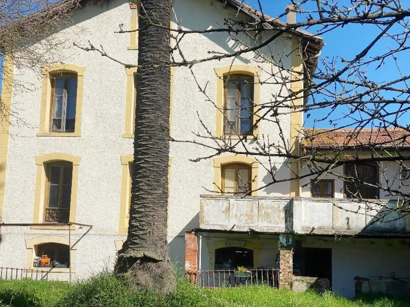 Vista exterior de Casa o chalet en venta en Torrelavega  con Calefacción, Jardín privado y Terraza