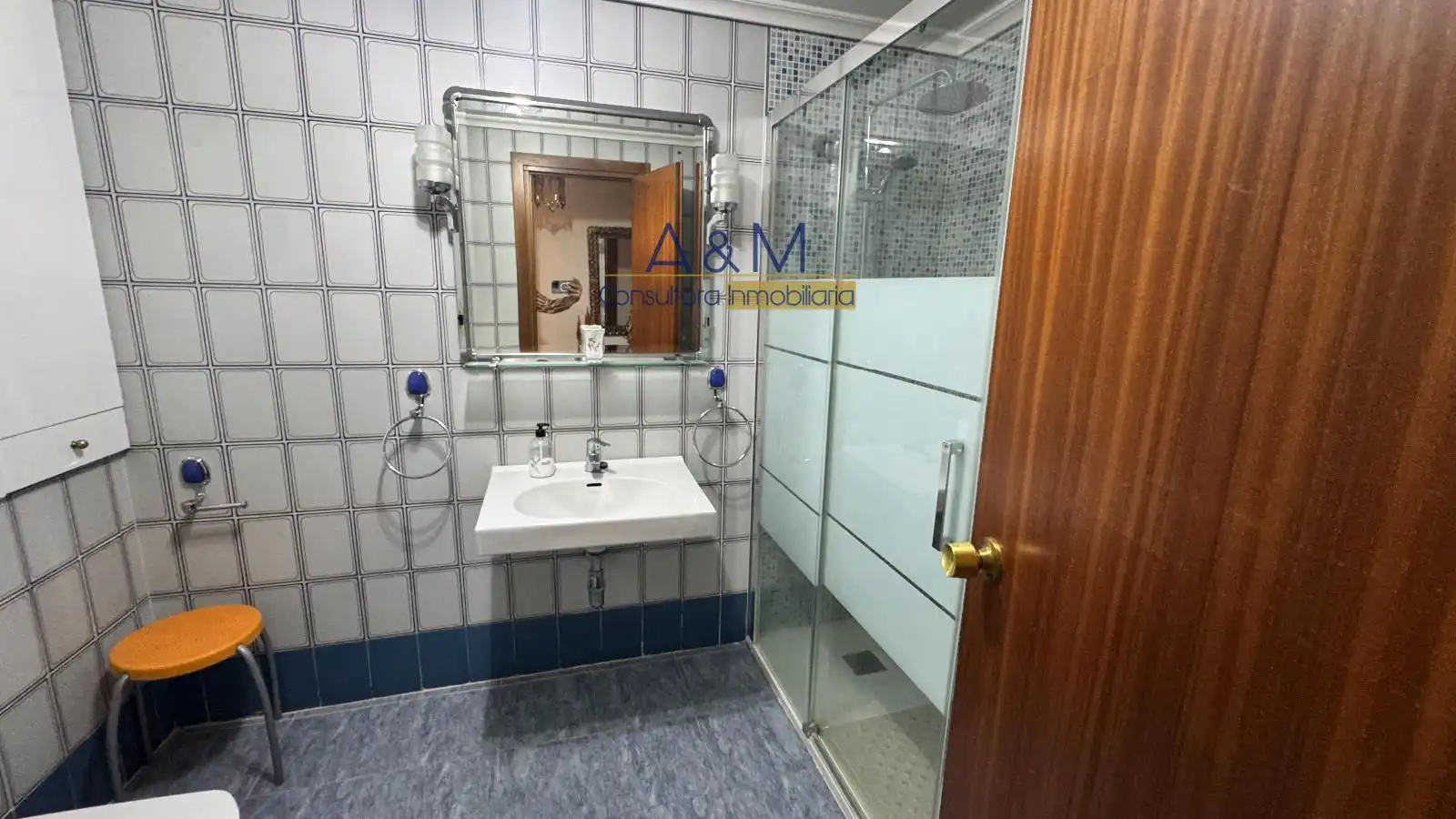 Badezimmer von Wohnung zum Verkauf in Valladolid mit Heizung, Parkett und Abstellraum