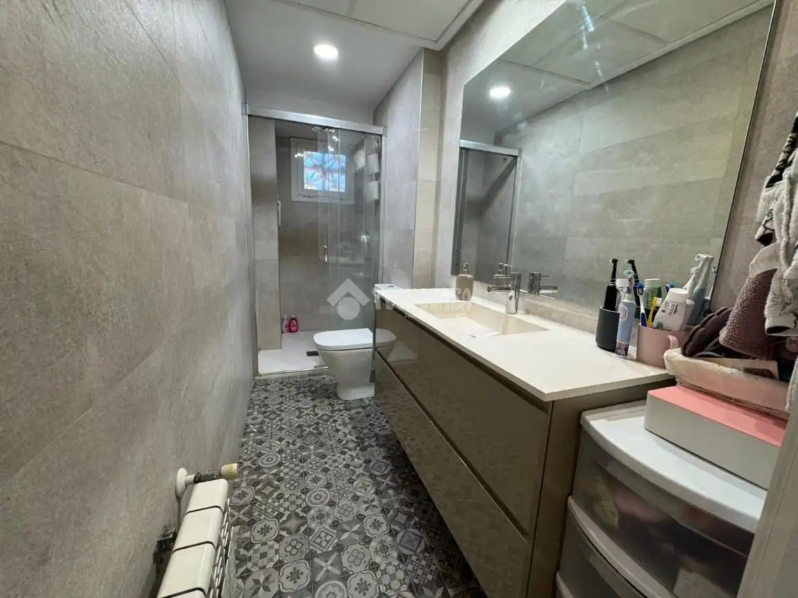 Baño de Piso en venta en Valencia con Aire acondicionado, Calefacción y Terraza