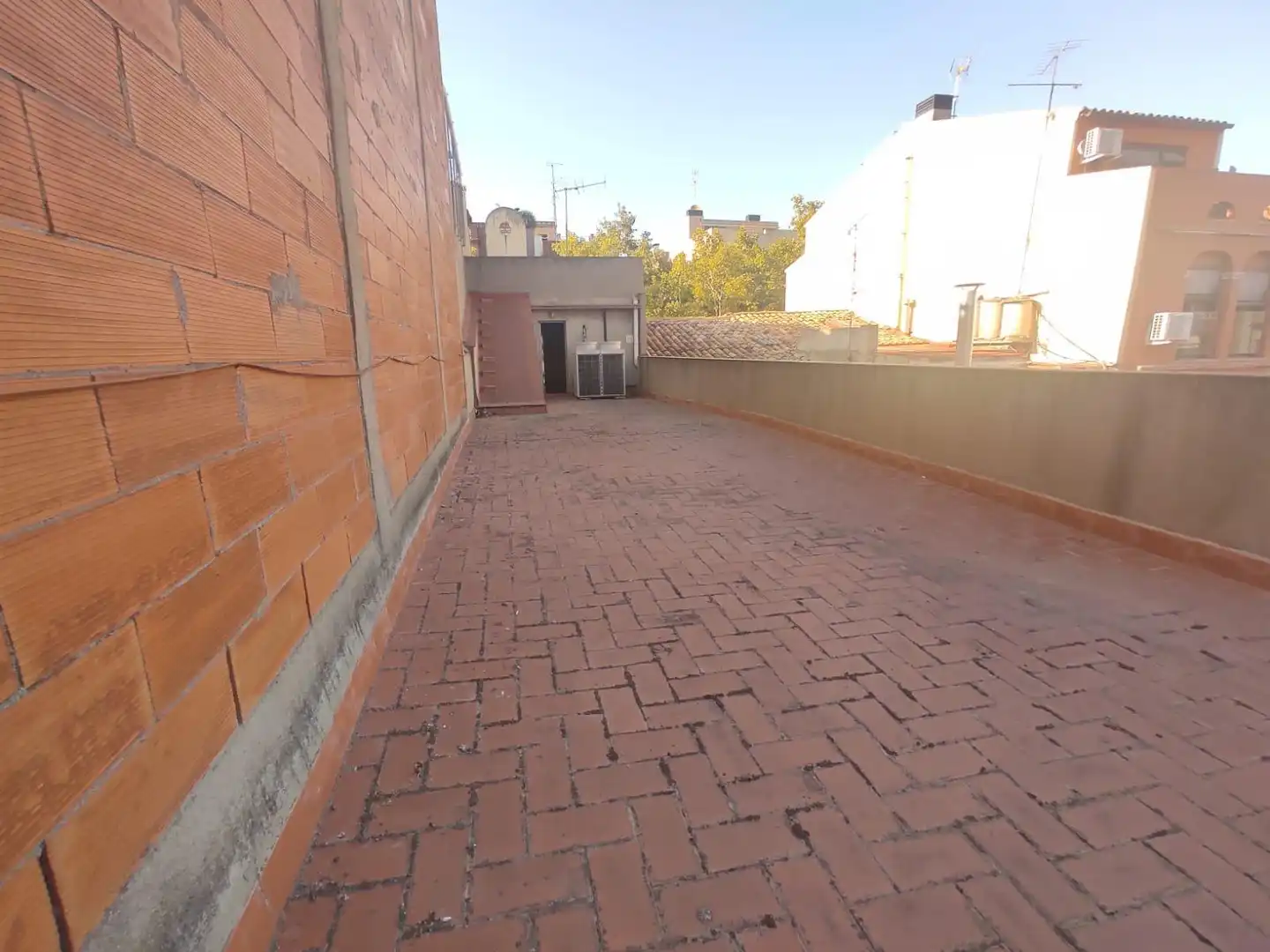 Außenansicht von Gebäude zur Miete in Vilafranca del Penedès