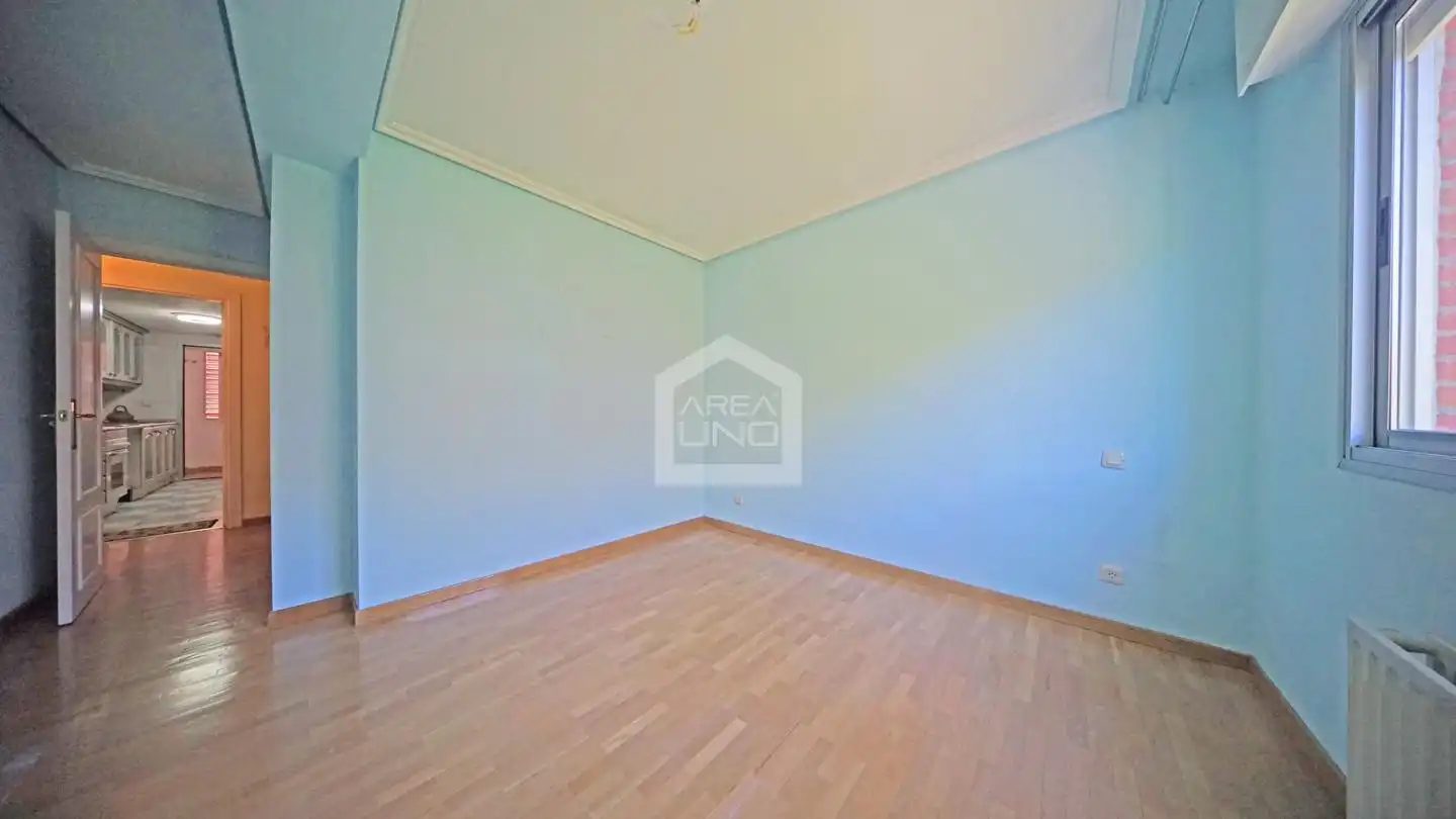 Habitación de Piso en venta en Madrid con Calefacción