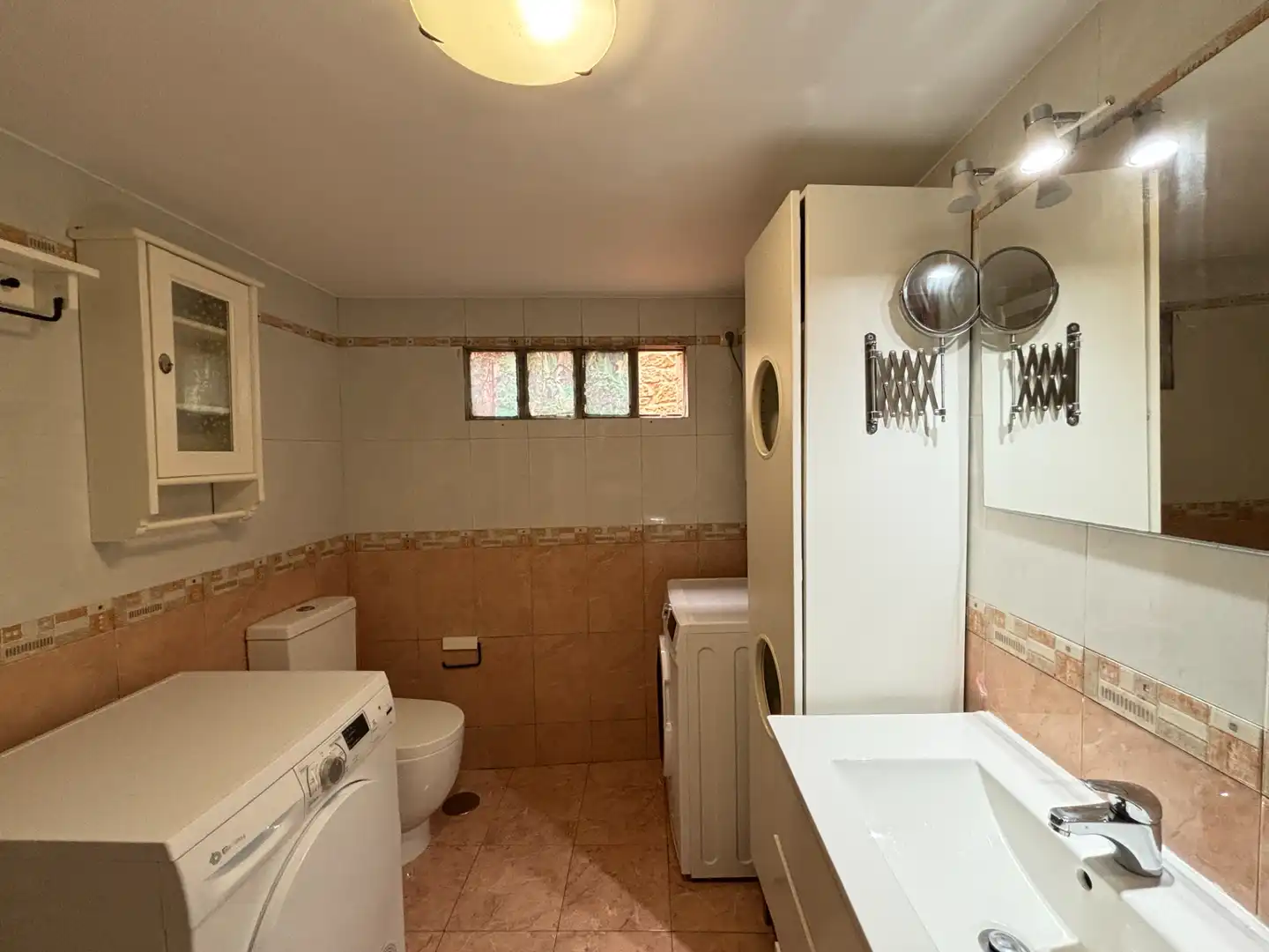 Baño de Casa adosada en venta en Rianxo con Calefacción, Trastero y Amueblado