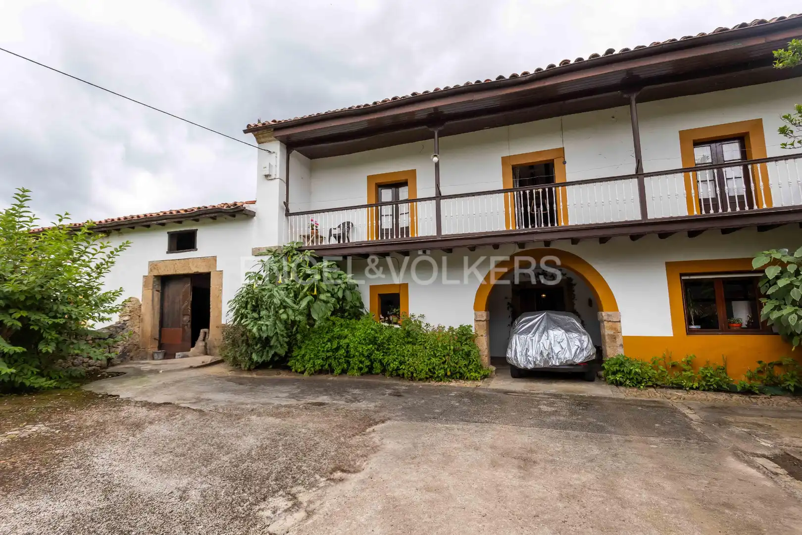 Vista exterior de Finca rústica en venta en Entrambasaguas con Calefacción, Jardín privado y Balcón