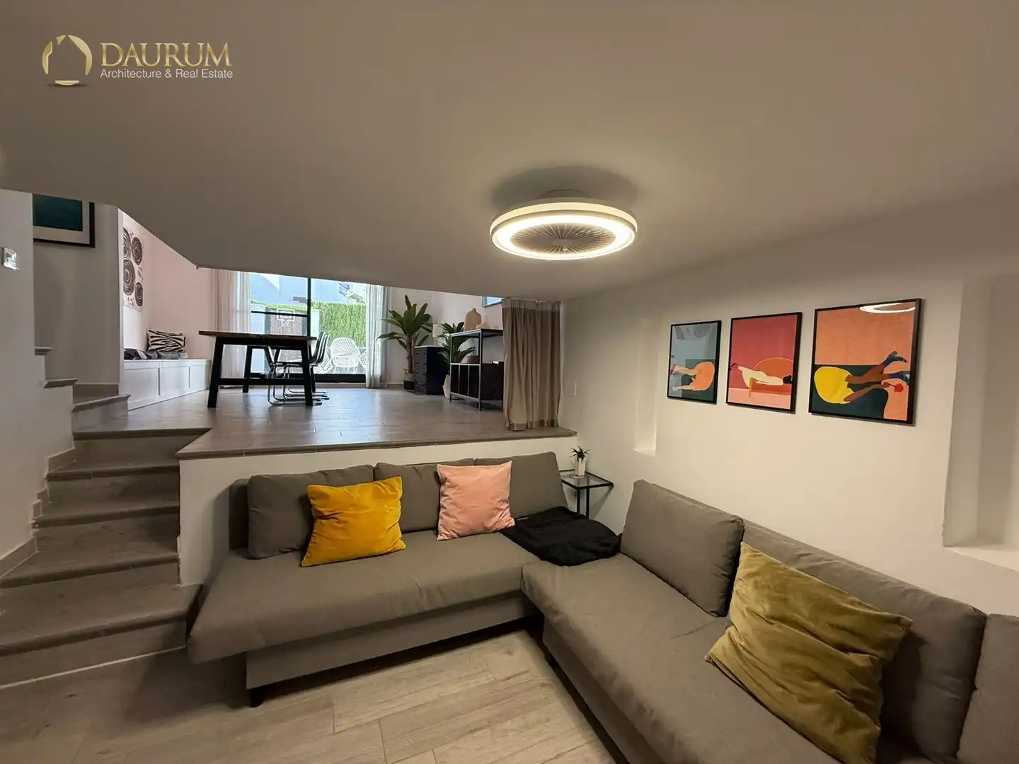 Sala d'estar de Casa adosada en venda en Marbella amb Aire condicionat, Calefacció i Parquet