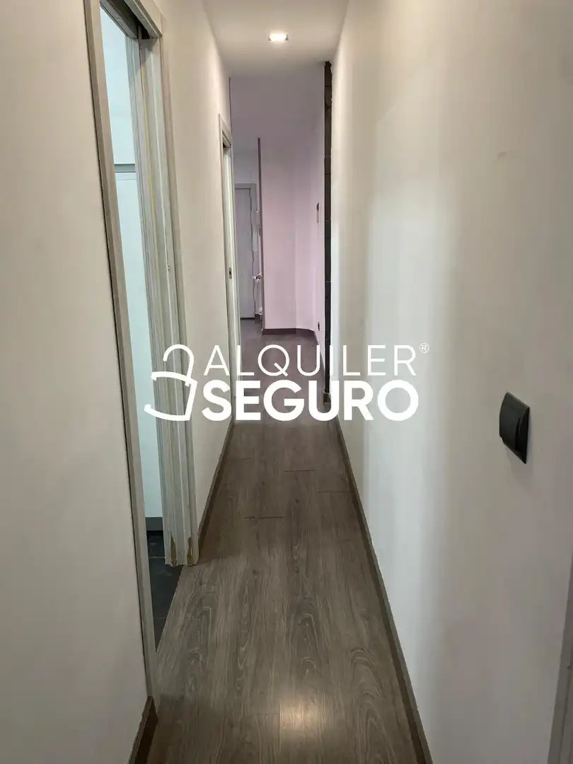 Flat for rent in Madrid  with Air Conditioner and Heating