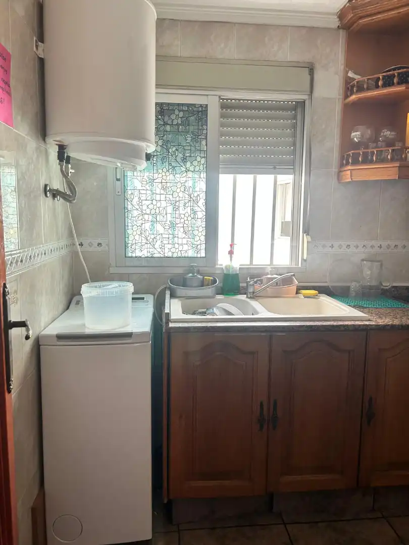 Kitchen of Flat for share in Alfafar  with Furnished, Oven and Washing machine