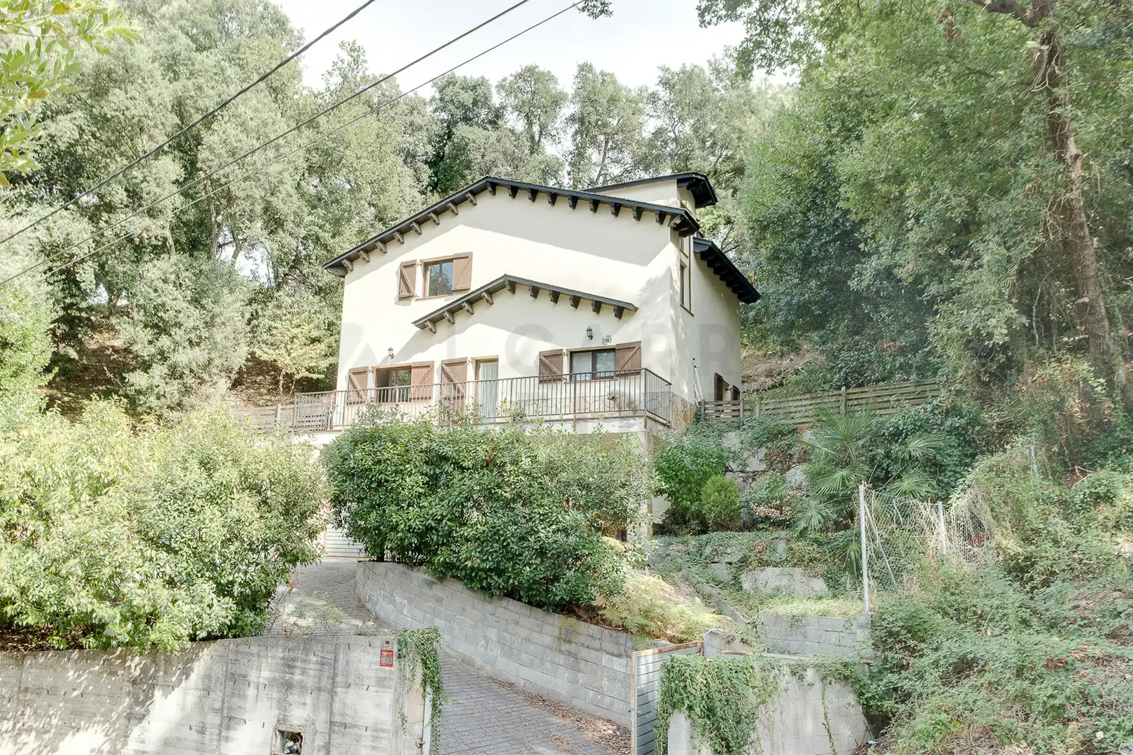 Außenansicht von Haus oder Chalet zum Verkauf in Vallgorguina mit Heizung, Privatgarten und Ofen