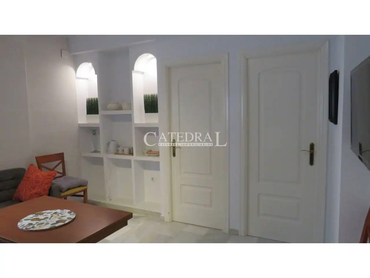Dormitori de Apartament de lloguer en Sevilla amb Aire condicionat, Calefacció i Moblat