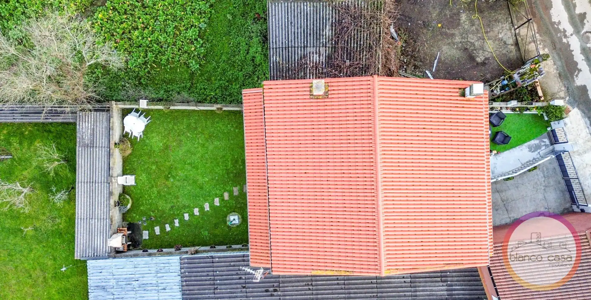 Jardín de Casa o chalet en venta en Carballo con Calefacción, Jardín privado y Trastero