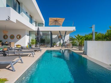Casa amb piscina en venda a DOS HERMANAS II 7