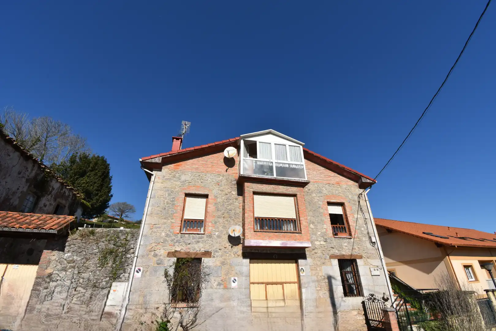 Vista exterior de Casa o chalet en venta en Medio Cudeyo con Calefacción, Jardín privado y Piscina