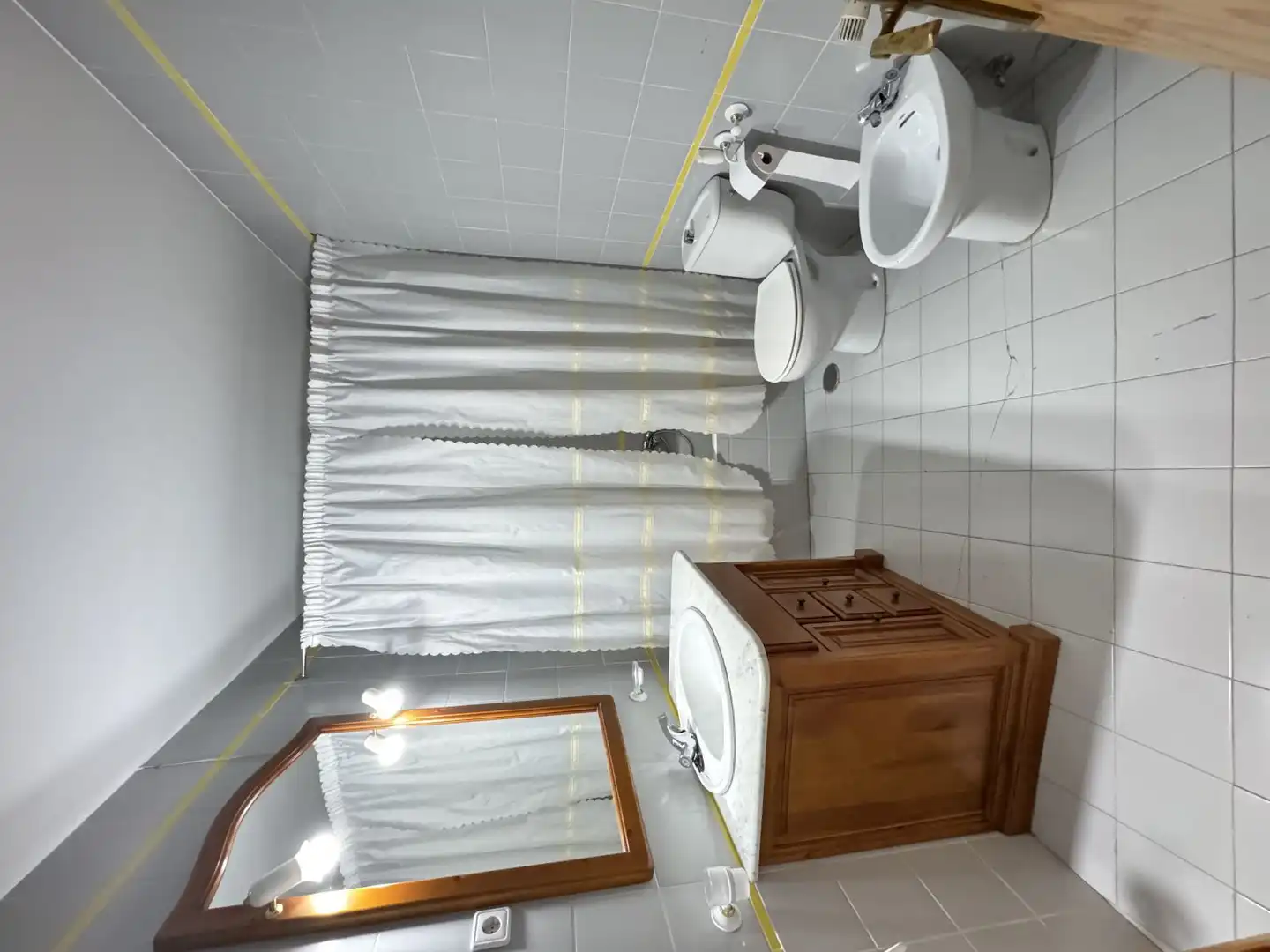 Baño de Piso de alquiler en Cuerva con Aire acondicionado, Calefacción y Terraza