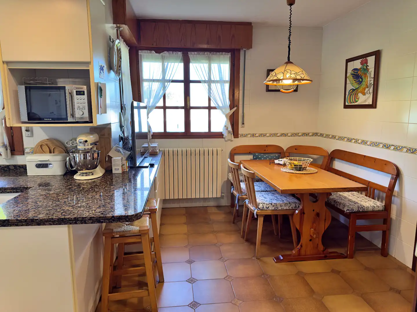 Cuina de Casa o xalet en venda en Gijón  amb Calefacció, Parquet i Terrassa
