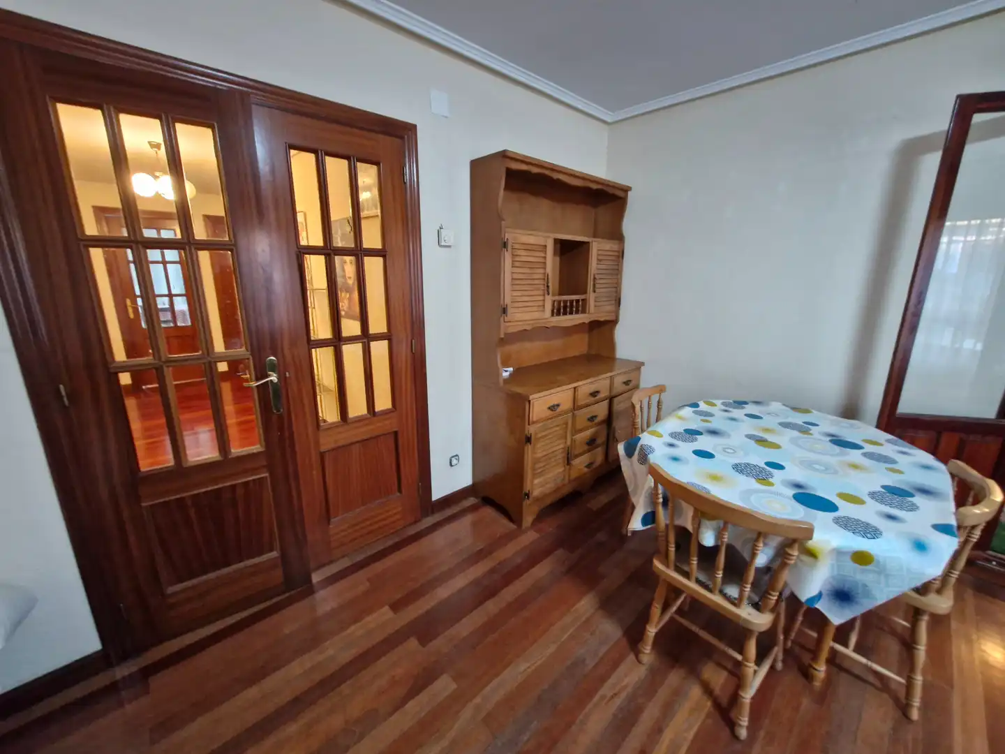 Comedor de Piso de alquiler en Valle de Mena con Calefacción, Parquet y Amueblado