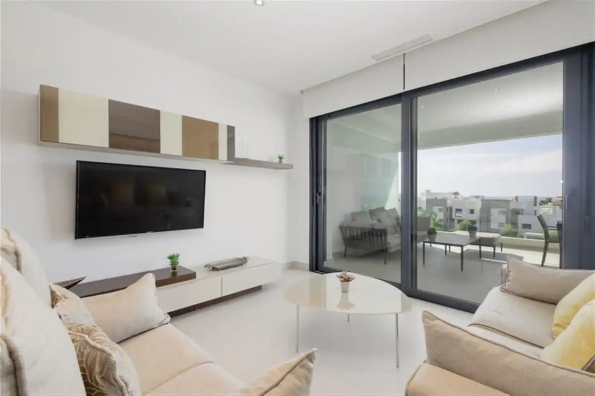 Sala d'estar de Àtic en venda en Estepona amb Aire condicionat, Terrassa i Moblat