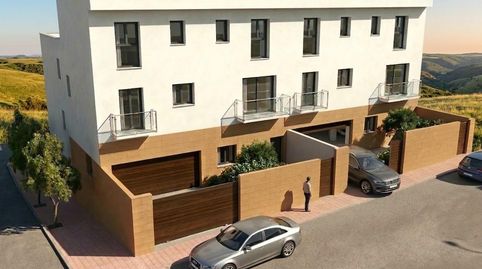 Foto 2 de Casa adosada en venta en Calle Calle Sierra de Ancares, Zona Norte - Hospital - Urbanizaciones, Plasencia